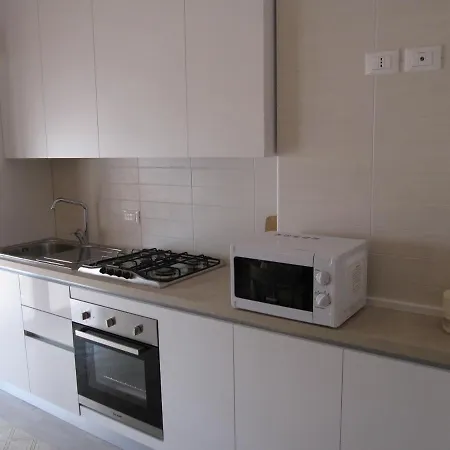 Ariston Apartment *